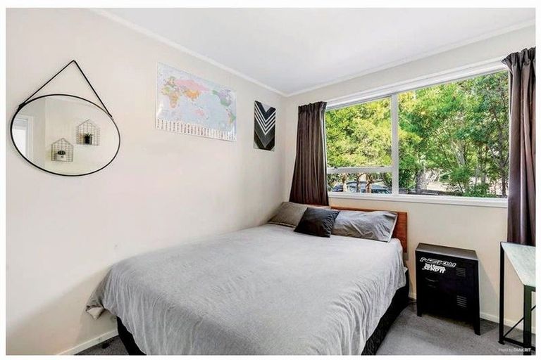 Photo of property in 30 Mirrabooka Avenue, Botany Downs, Auckland, 2010