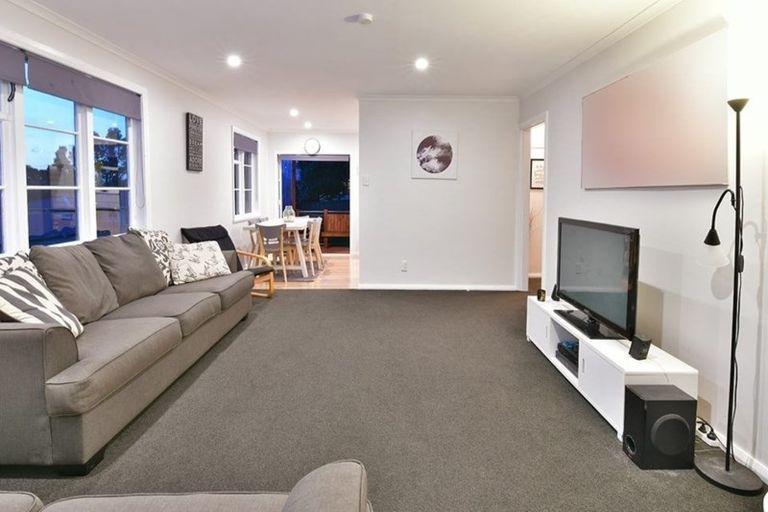 Photo of property in 32 Karaka Street, Helensville, 0800