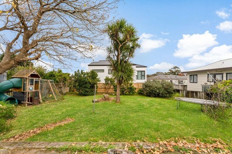 Photo of property in 6 Tonkin Drive, Sunnynook, Auckland, 0620