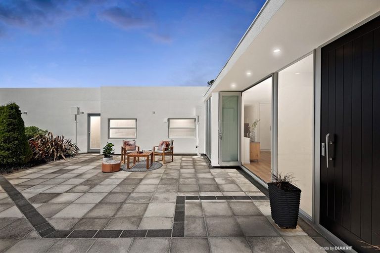 Photo of property in 16 Rama Crescent, Khandallah, Wellington, 6035