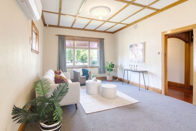 Photo of property in 9 Burns Avenue, Takaro, Palmerston North, 4412