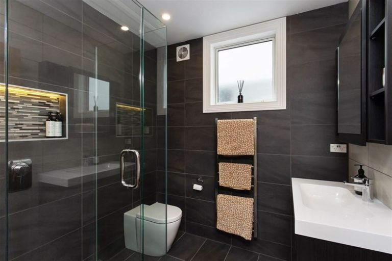 Photo of property in 90 Hawthorne Street, Strowan, Christchurch, 8052