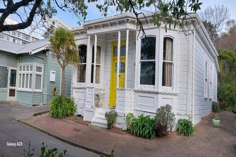 Photo of property in 17a Everton Terrace, Kelburn, Wellington, 6012