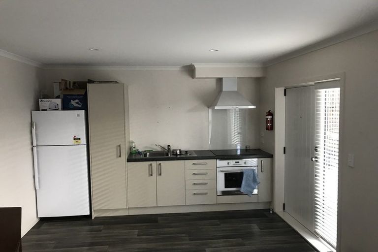 Photo of property in 3 Somerset Street, Brooklands, New Plymouth, 4310