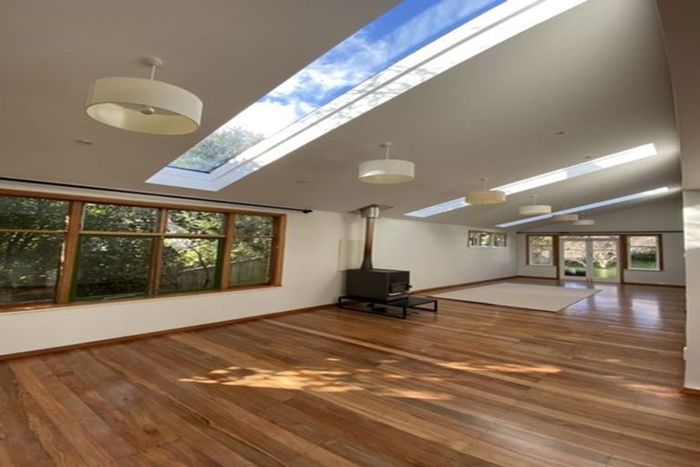 Photo of property in 20 Airlie Road, Plimmerton, Porirua, 5026