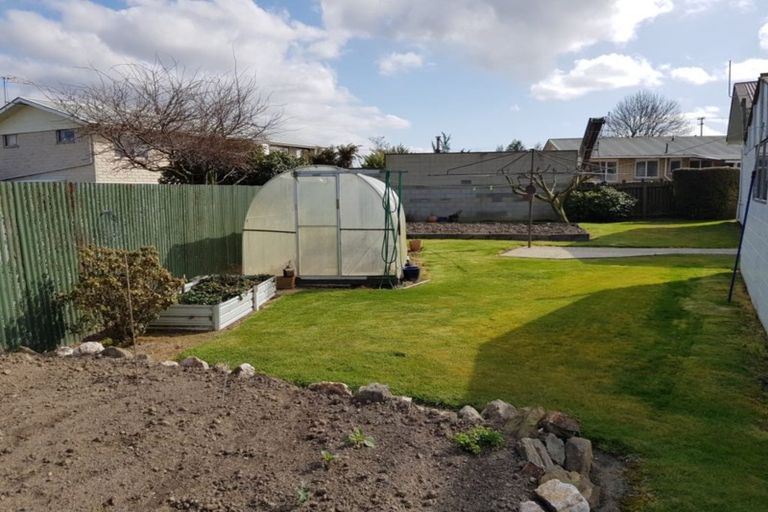 Photo of property in 2 Anderson Street, Stirling, 9231