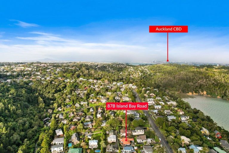Photo of property in 2/87 Island Bay Road, Beach Haven, Auckland, 0626