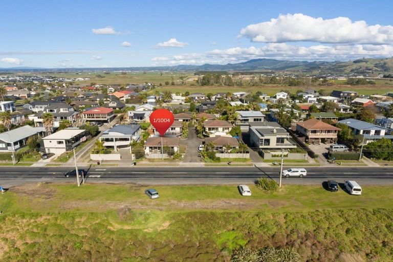 Photo of property in 1/1004 Papamoa Beach Road, Papamoa Beach, Papamoa, 3118