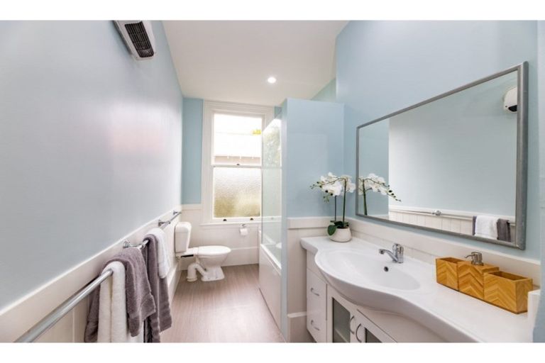 Photo of property in 2/96 Kerrs Road, Avonside, Christchurch, 8061