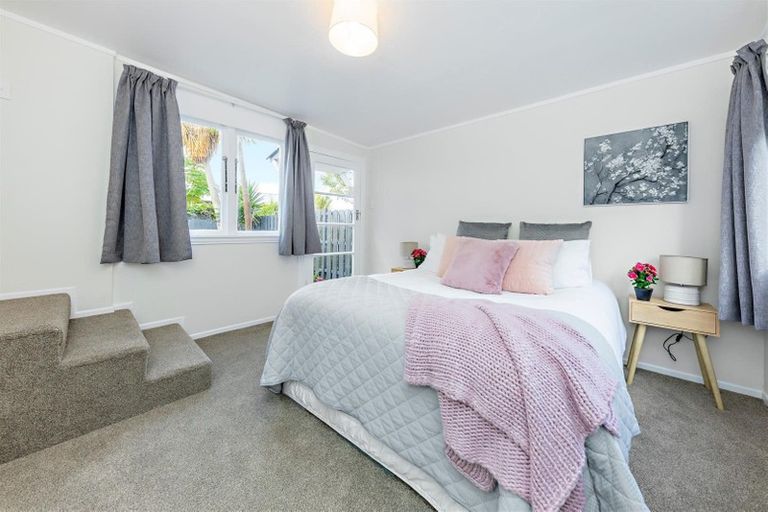 Photo of property in 1/25 Blanes Road, Weymouth, Auckland, 2103