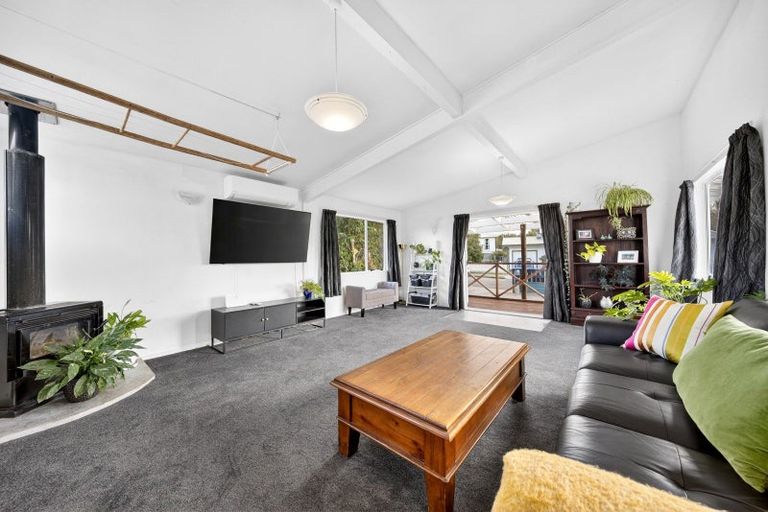 Photo of property in 19 Hardie Grove, Featherston, 5710