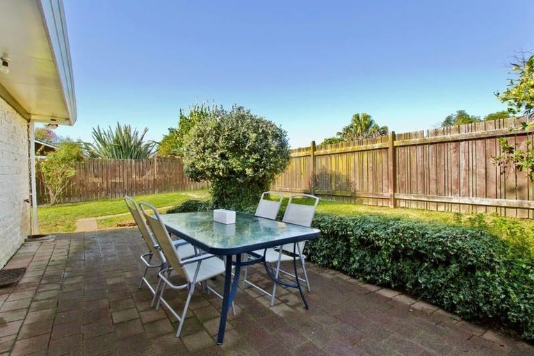 Photo of property in 2/103 Glenmore Road, Sunnyhills, Auckland, 2010