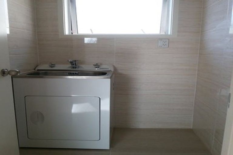 Photo of property in 104a Mellons Bay Road, Mellons Bay, Auckland, 2014