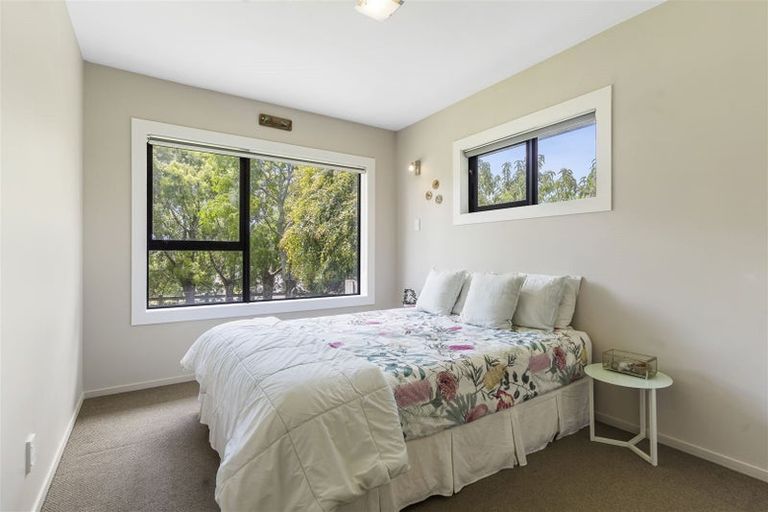 Photo of property in 2 Towra Place, Botany Downs, Auckland, 2010