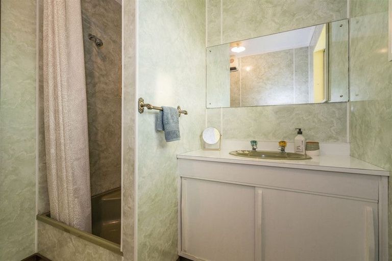 Photo of property in 8 Patton Place, Tairua, 3508