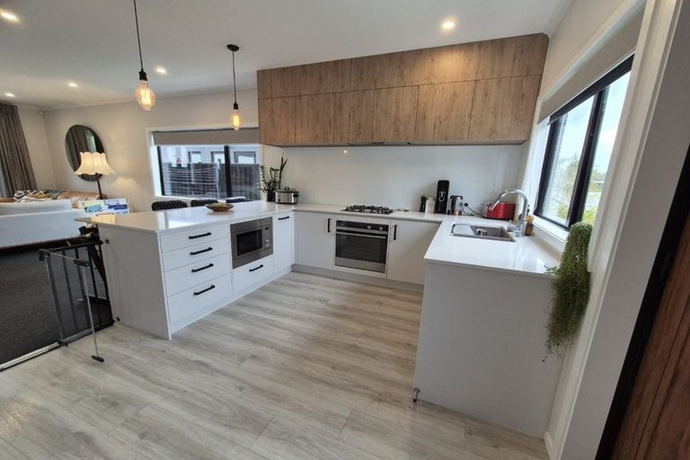 Photo of property in 60 Mawai Hakona Drive, Wallaceville, Upper Hutt, 5018