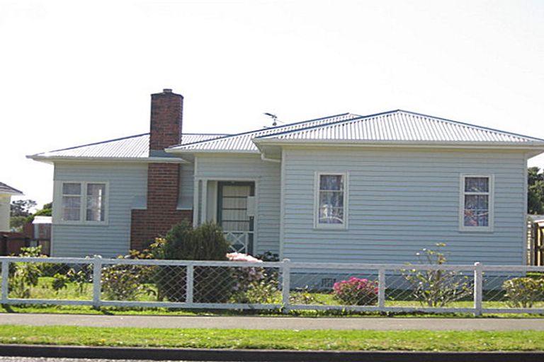 Photo of property in 37 Upjohn Street, Brooklands, New Plymouth, 4310