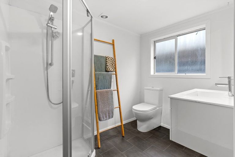 Photo of property in 1/26 Nor'east Drive, Northcross, Auckland, 0632