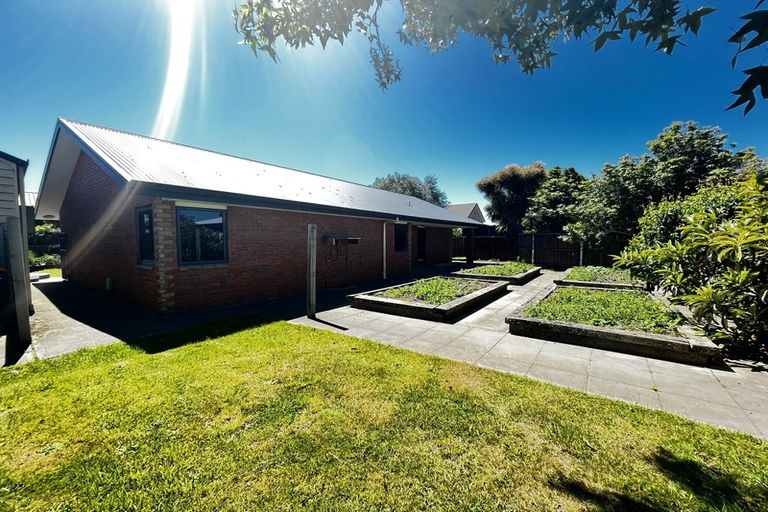 Photo of property in 6b Fovant Street, Russley, Christchurch, 8042