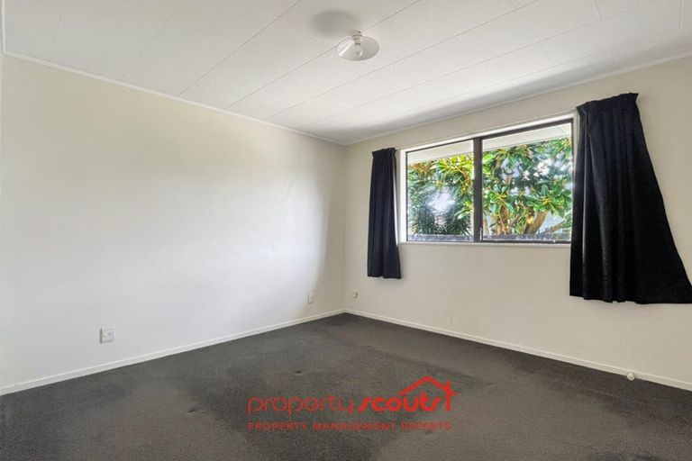 Photo of property in 25 Lilburn Crescent, Massey, Auckland, 0614