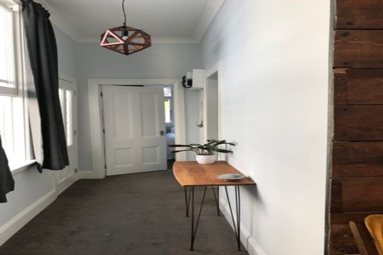 Photo of property in 7 Royal Street, Berhampore, Wellington, 6023