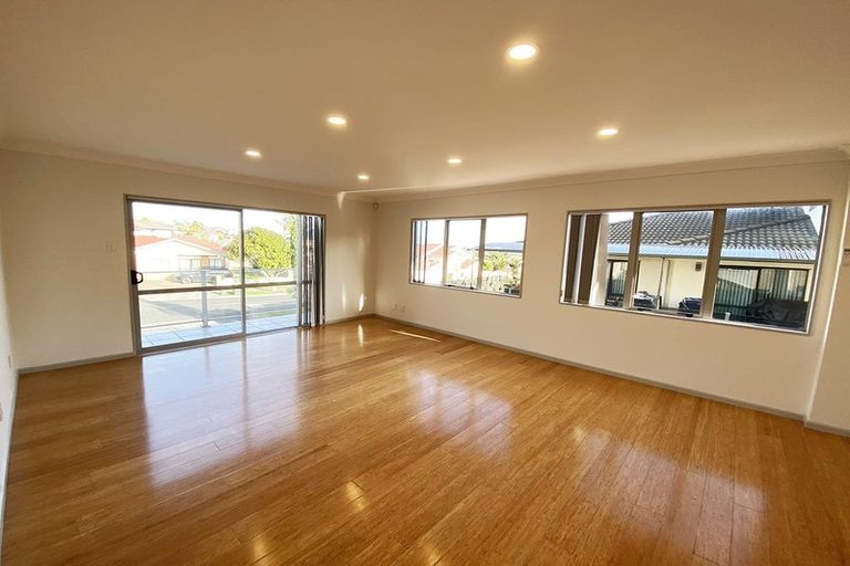 Photo of property in 47 Ransom Smyth Drive, Goodwood Heights, Auckland, 2105