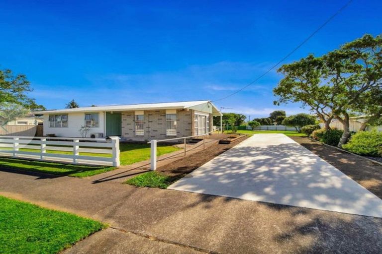 Photo of property in 32 Grey Street, Normanby, Hawera, 4614