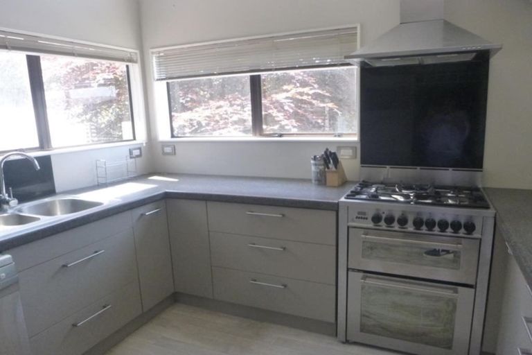 Photo of property in 6 Matuhi Street, Tirohanga, Lower Hutt, 5010