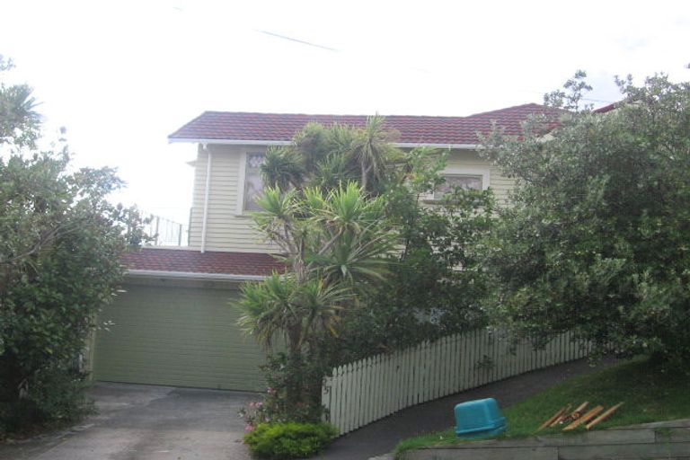 Photo of property in 25 Tanera Crescent, Brooklyn, Wellington, 6021