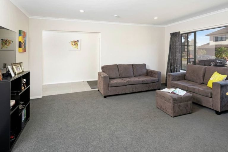 Photo of property in 9 Franshell Crescent, East Tamaki, Auckland, 2013