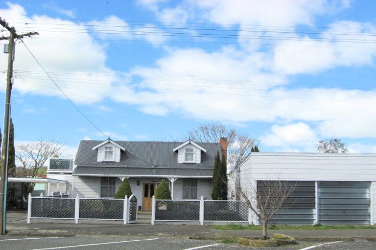 Photo of property in 46 Charlotte Street, Takapau, 4203