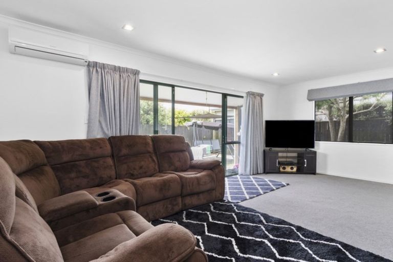 Photo of property in 2b Jasper Way, Papamoa Beach, Papamoa, 3118