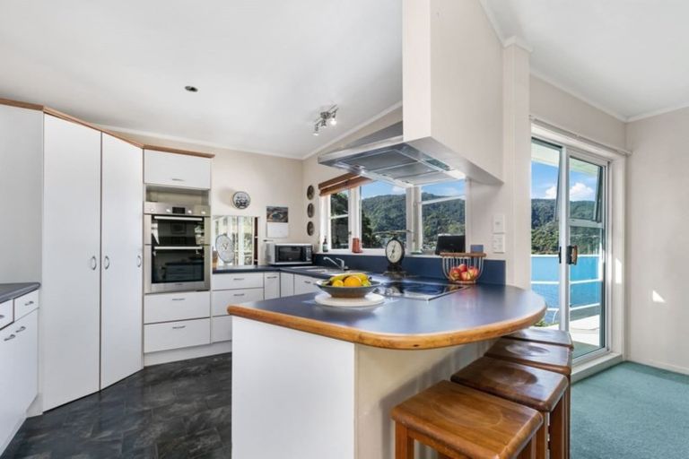 Photo of property in 1a Howard Road, Point Howard, Lower Hutt, 5013