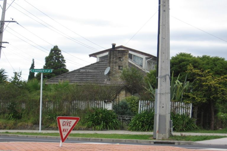 Photo of property in 35 Archibald Road, Kelston, Auckland, 0602