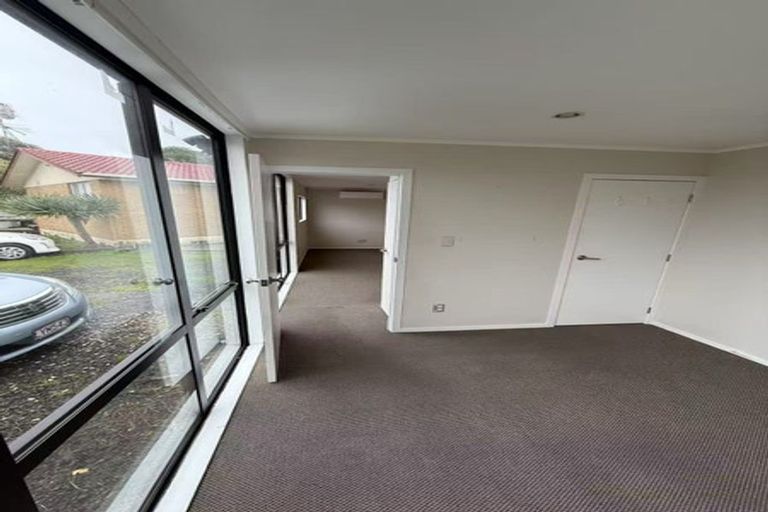 Photo of property in 2 Cranberry Place, Bucklands Beach, Auckland, 2012
