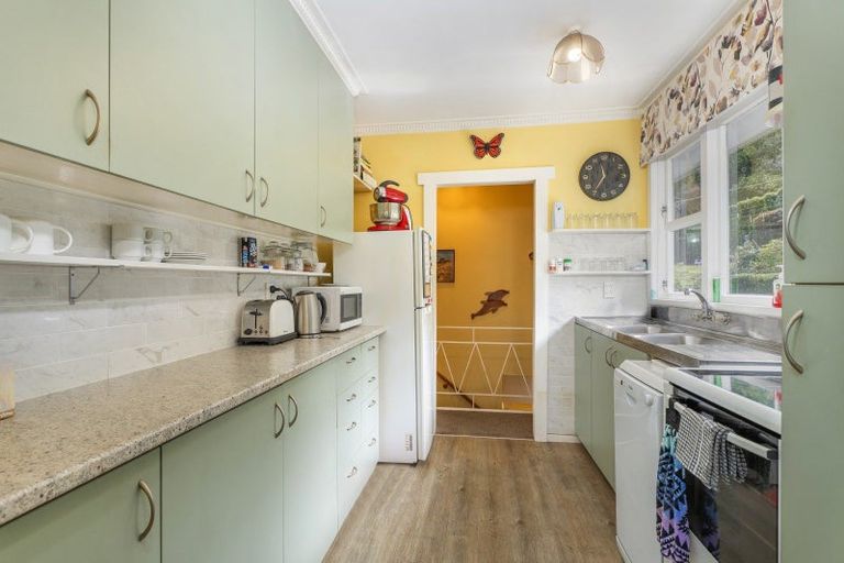 Photo of property in 14 Stormont Lane, Whitianga, 3510