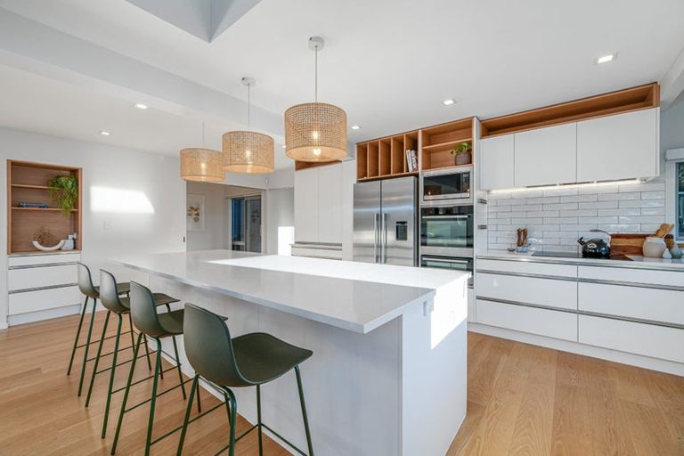 Photo of property in 22 Woodfern Crescent, Titirangi, Auckland, 0604