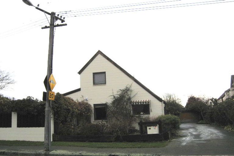 Photo of property in 2/74 Abberley Crescent, St Albans, Christchurch, 8014