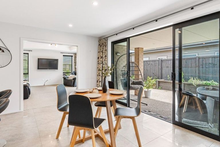 Photo of property in 16 Carrick Place, Mosgiel, 9024