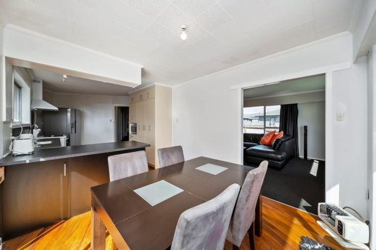 Photo of property in 12 Saxton Road, Upper Vogeltown, New Plymouth, 4310