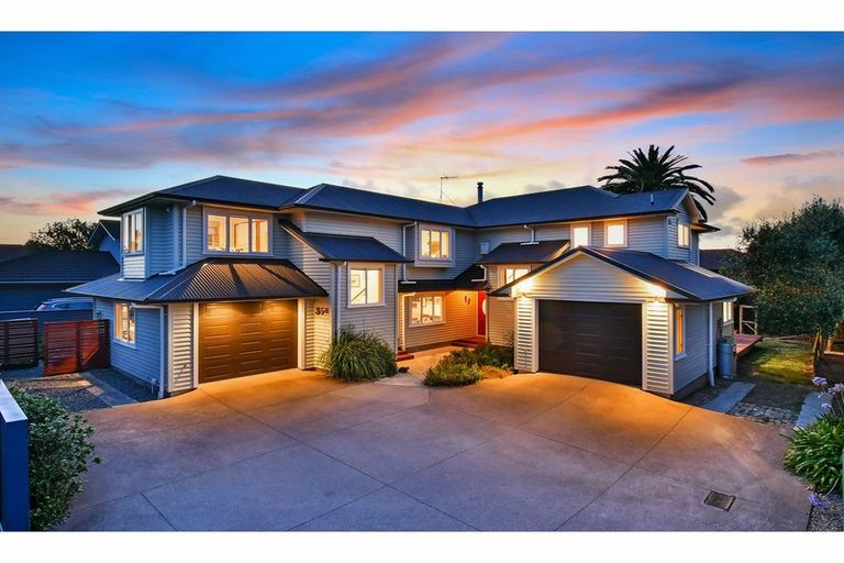 Photo of property in 35a Shortt Avenue, Mangere Bridge, Auckland, 2022