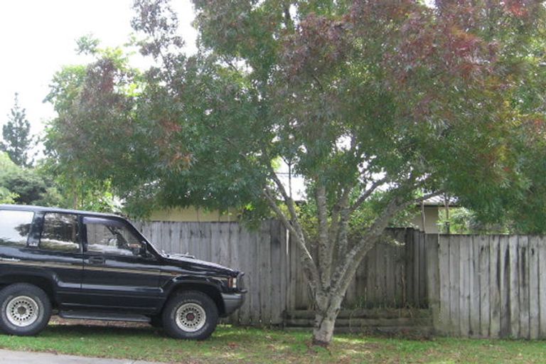 Photo of property in 9 Claverdon Drive, Massey, Auckland, 0614