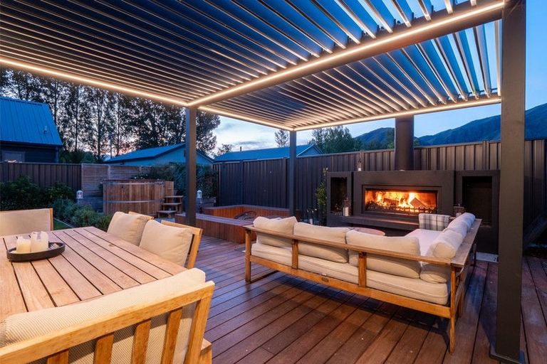 Photo of property in 3 Brodie Avenue, Arrowtown, 9302