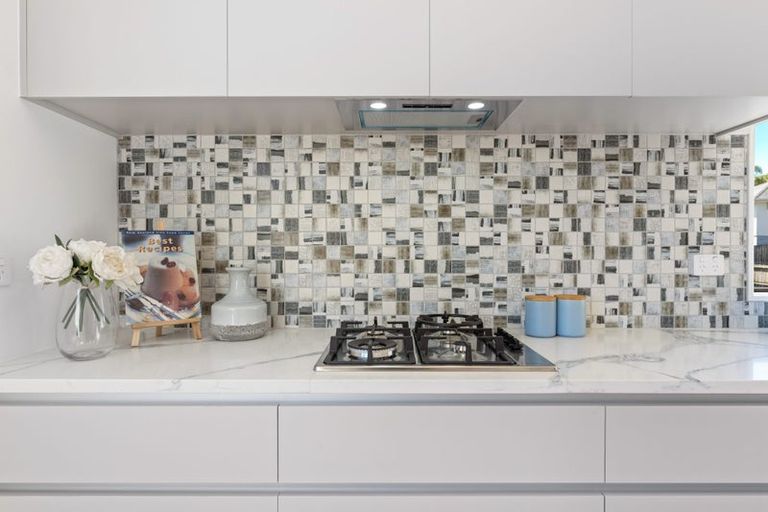 Photo of property in 9 Rosedale Road, Pinehill, Auckland, 0632