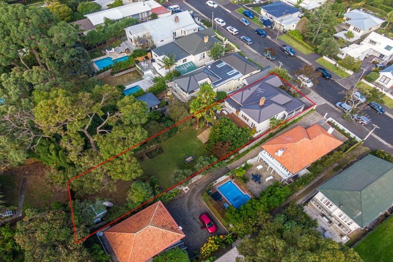 Photo of property in 32 Hastings Parade, Devonport, Auckland, 0624