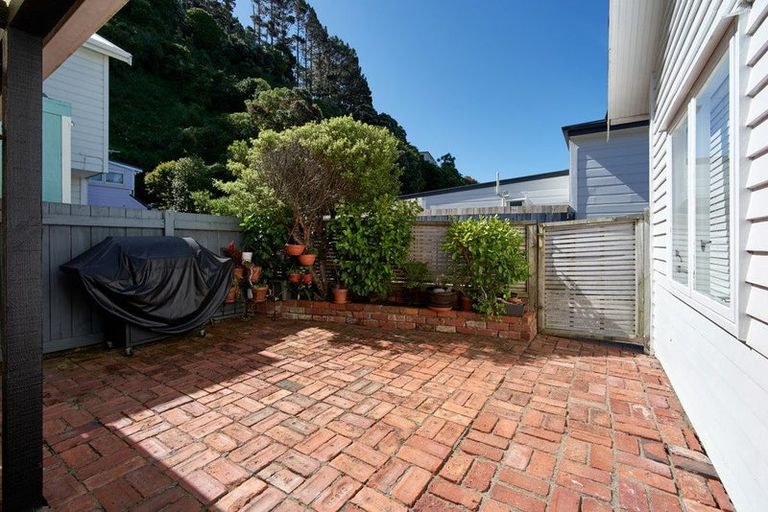 Photo of property in 40 Derwent Street, Island Bay, Wellington, 6023
