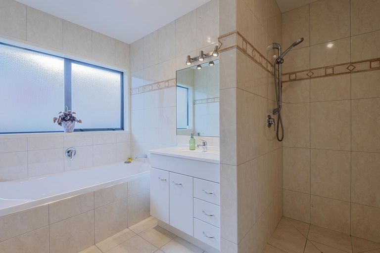 Photo of property in 24 Lochiel Place, Te Kamo, Whangarei, 0112