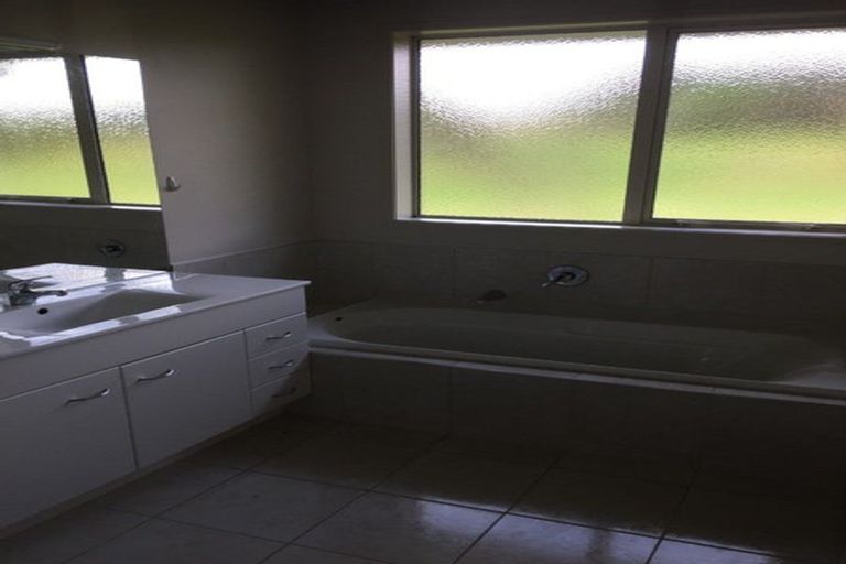 Photo of property in 24 Te Arai Point Road, Te Arai, Wellsford, 0975