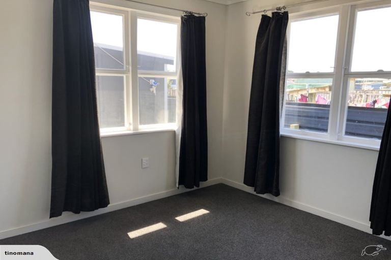 Photo of property in 5 Tainui Street, Castlecliff, Whanganui, 4501