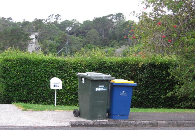 Photo of property in 16a Harrybrook Road, Green Bay, Auckland, 0604